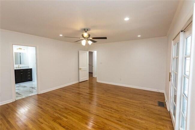 Building Photo - 1311 Roxboro Dr NE