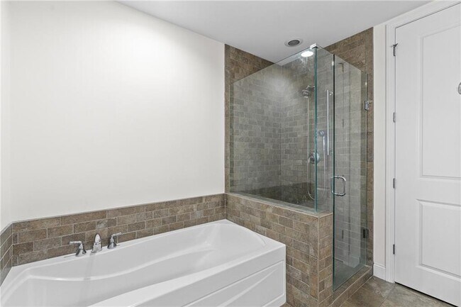Building Photo - 270 17th St NW