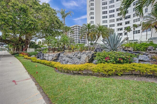 Building Photo - 1340 S Ocean Blvd