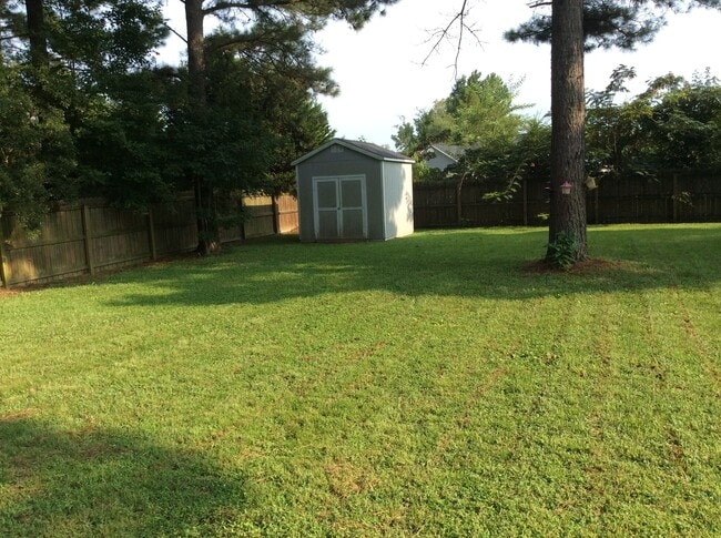 Building Photo - Charming Cul-de-Sac Home