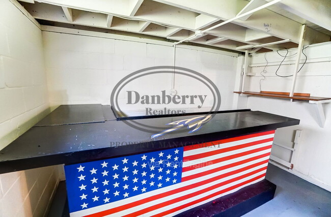 Building Photo - 919 Brookley Blvd