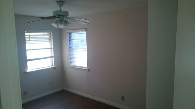 Building Photo - 1515 Woodlawn Blvd