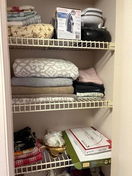 Building Photo - 19 Golfs Edge