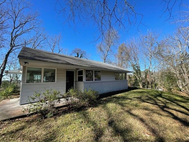 Building Photo - Single-Family Home