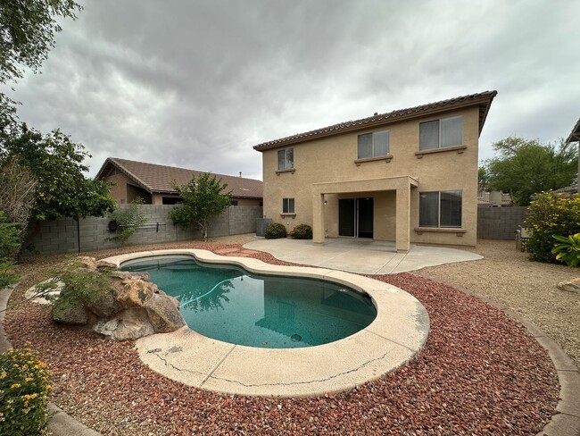 Building Photo - Promotion!  4 Bed 2.5 Bath Home with Split...