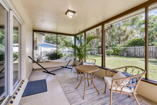 Building Photo - 228 Curacau Dr
