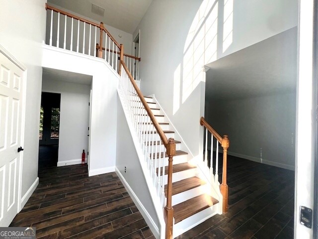 Building Photo - 3320 Northcliff Dr