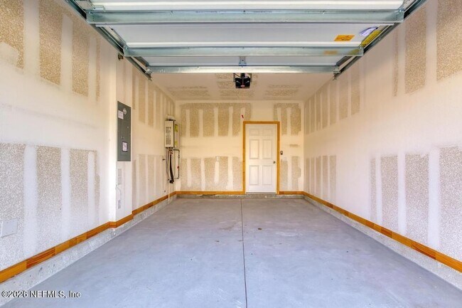 Building Photo - 21 Temple Dr