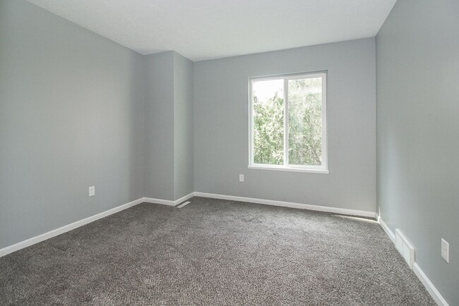 Building Photo - 3 Bedroom/2.5 Bath Westlake!! Condo living...