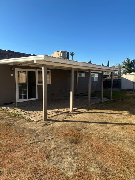Building Photo - 1817 W La Sierra Dr
