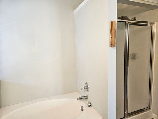 Building Photo - The Oaks at Lake Carolina