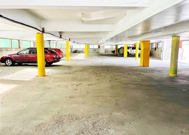 Building Photo - Long Term Rental- Mountainside Condos E339