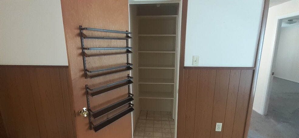 Building Photo - 201 Railroad St