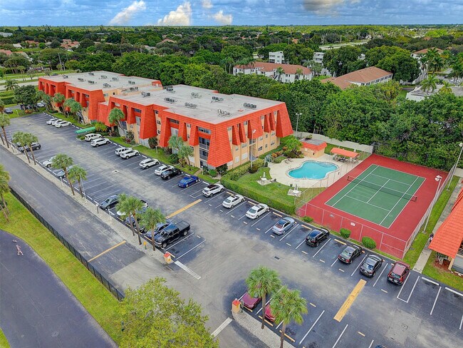 Building Photo - 22615 SW 66th Ave