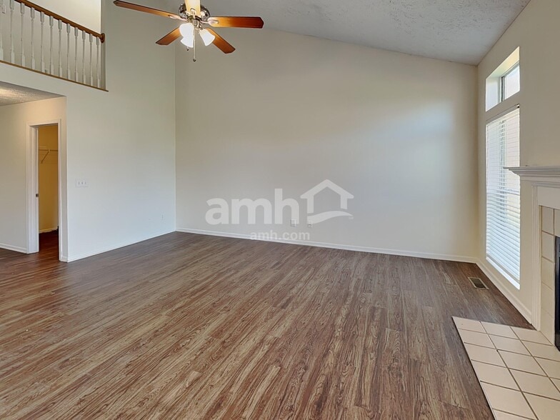 Building Photo - 821 Monarda Pl