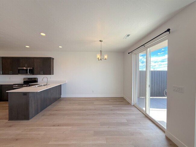 Building Photo - Brand New 3 bed, 2.5 Bath 1 car garage Townhome