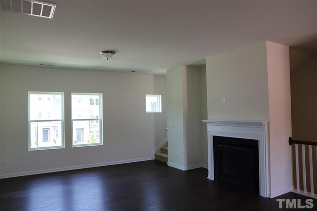 Building Photo - 315 King Closer Dr