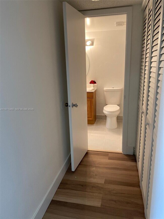 Building Photo - 13120 SW 92nd Ave