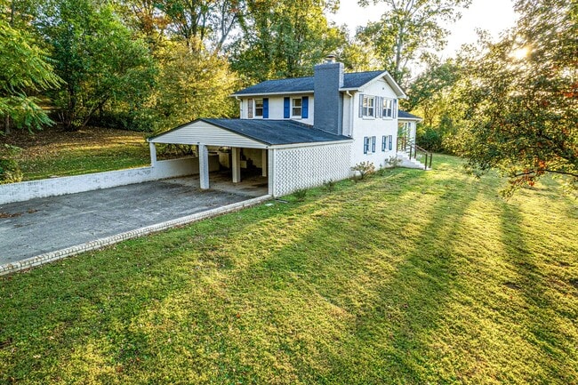 Building Photo - 2601 Baugh Rd