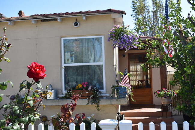 Building Photo - Four Bedroom in Heart of Coronado