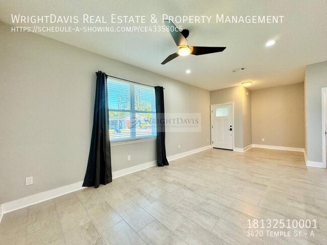 Building Photo - Stunning 3/2 duplex in Tampa!