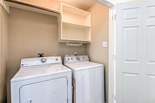 Building Photo - 4634 Arbor Ln