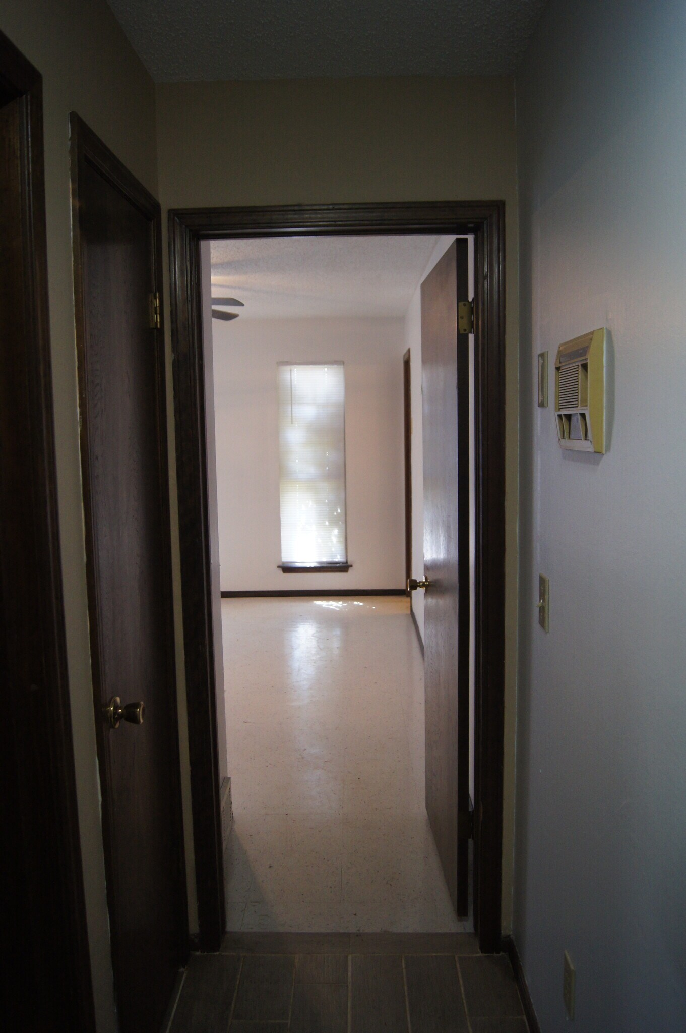 Building Photo - 1213 Frederick Dr