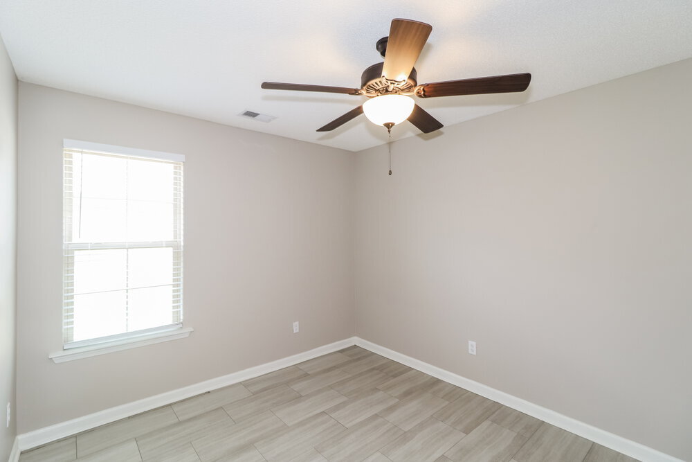 Building Photo - 1075 Carib Loop W