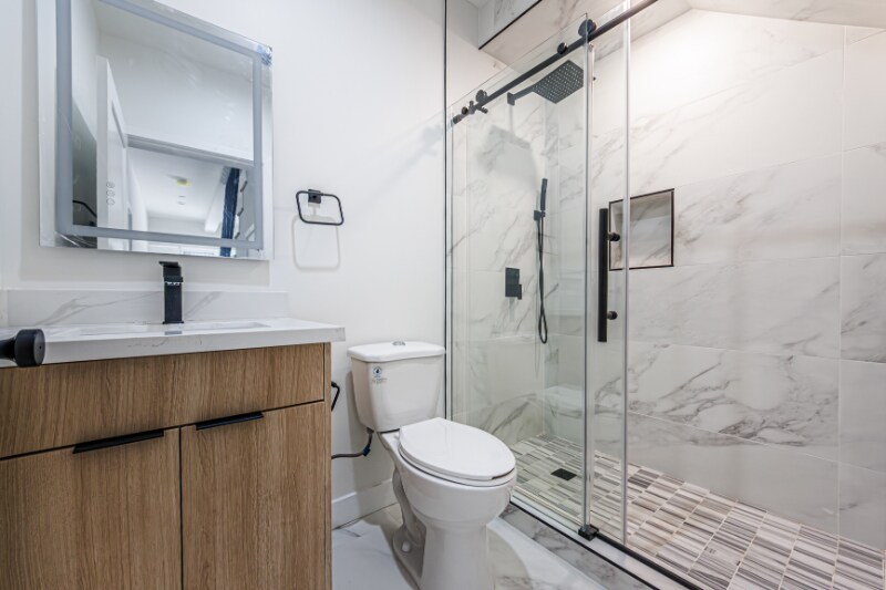 Building Photo - 1330 Tamarind Ave