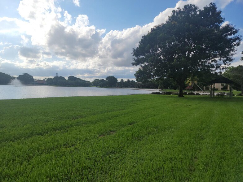 Building Photo - 15285 SW 107th Ln