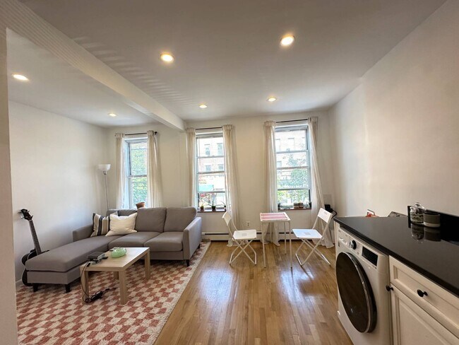 Building Photo - 293 Van Brunt St