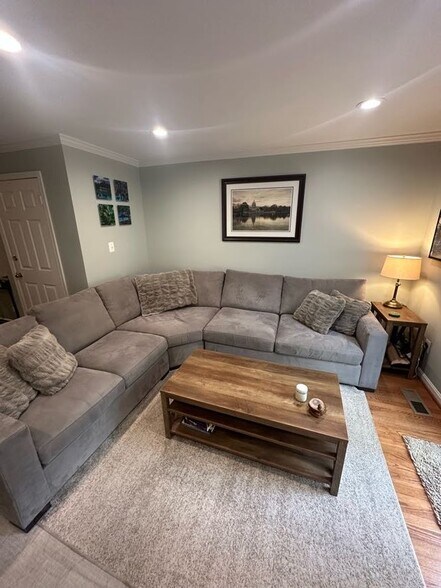 Building Photo - 1468 N Quinn St