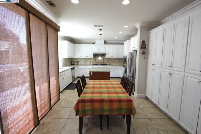 Building Photo - 5199 Salerno Dr