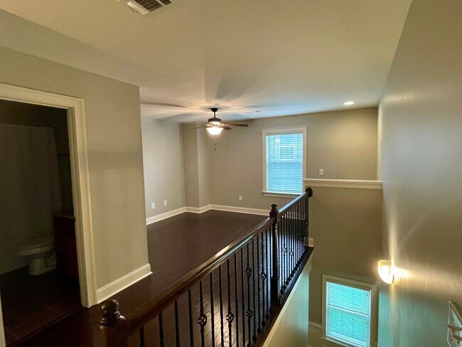 Building Photo - 90 Melison Dr