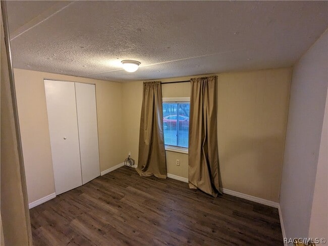 Building Photo - 7090 N Palmer Way
