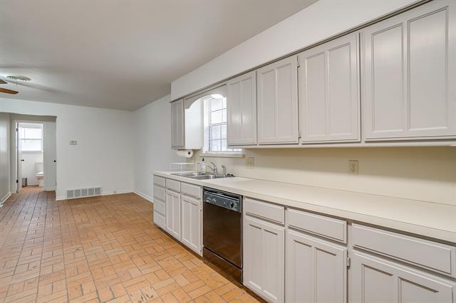 Building Photo - 3301 County Rd 530B