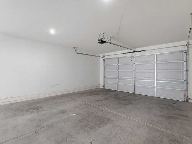 Building Photo - 4910 S Tune