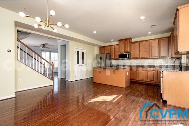 Building Photo - 584 Fox River Hills Way