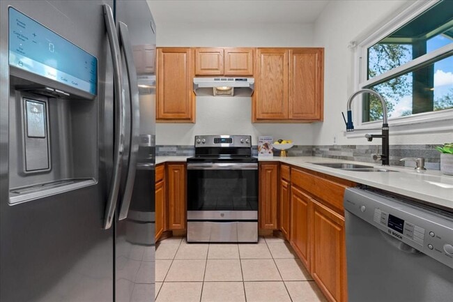 Building Photo - 1604 Cinnamon Path