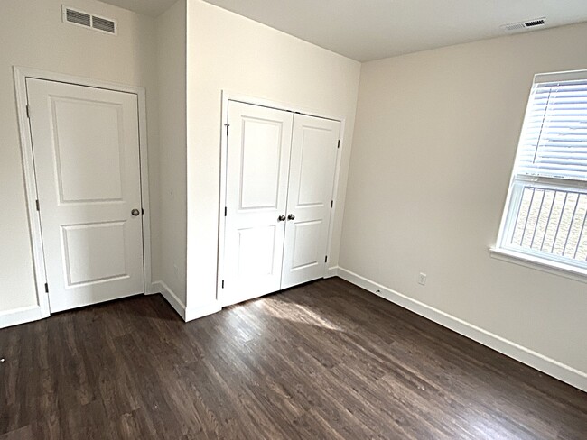 Building Photo - 309 E Sicily Dr
