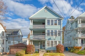 Building Photo - 226 Ledgeside Ave