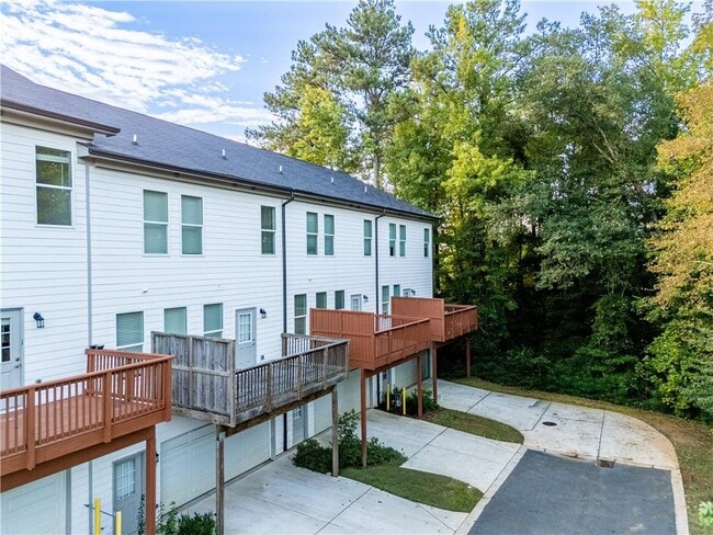 Building Photo - 170 Wren Dr