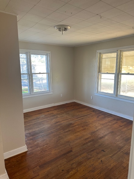 Building Photo - 1226 Oaklawn St