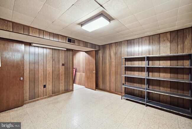Building Photo - 6605 Grey Fox Dr