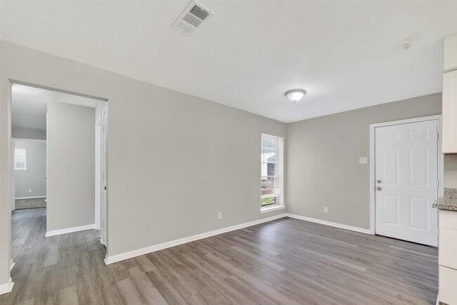Building Photo - 17106 Sunshine St