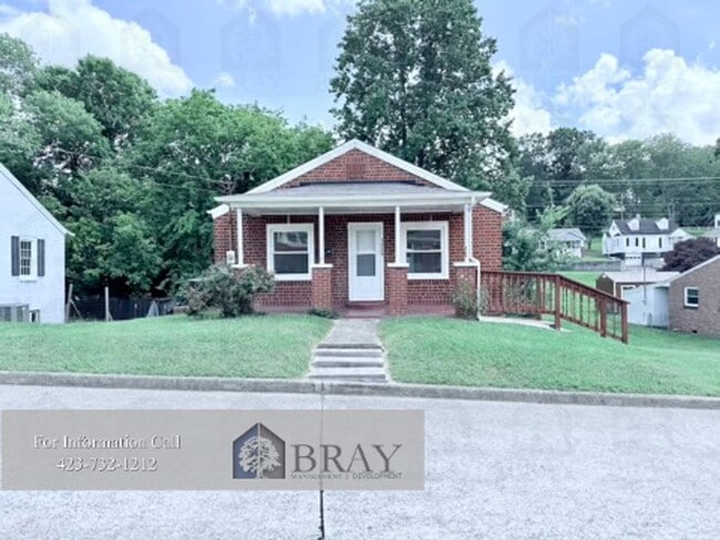 Primary Photo - Cozy Brick Home with Huge Garage – Great K...