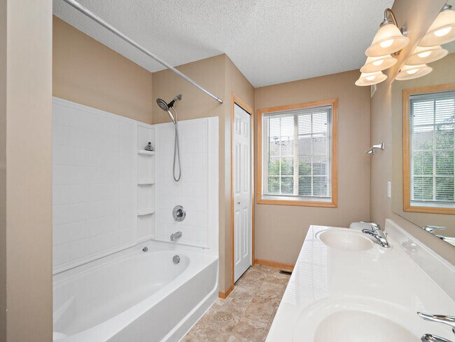 Building Photo - 3443 Cherry Ln