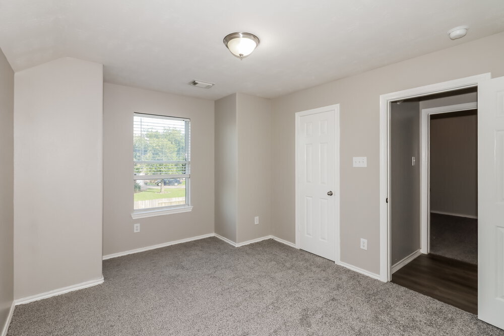 Building Photo - 16707 Great Oaks Glen Dr