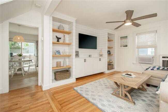 Building Photo - 33 Slocum St