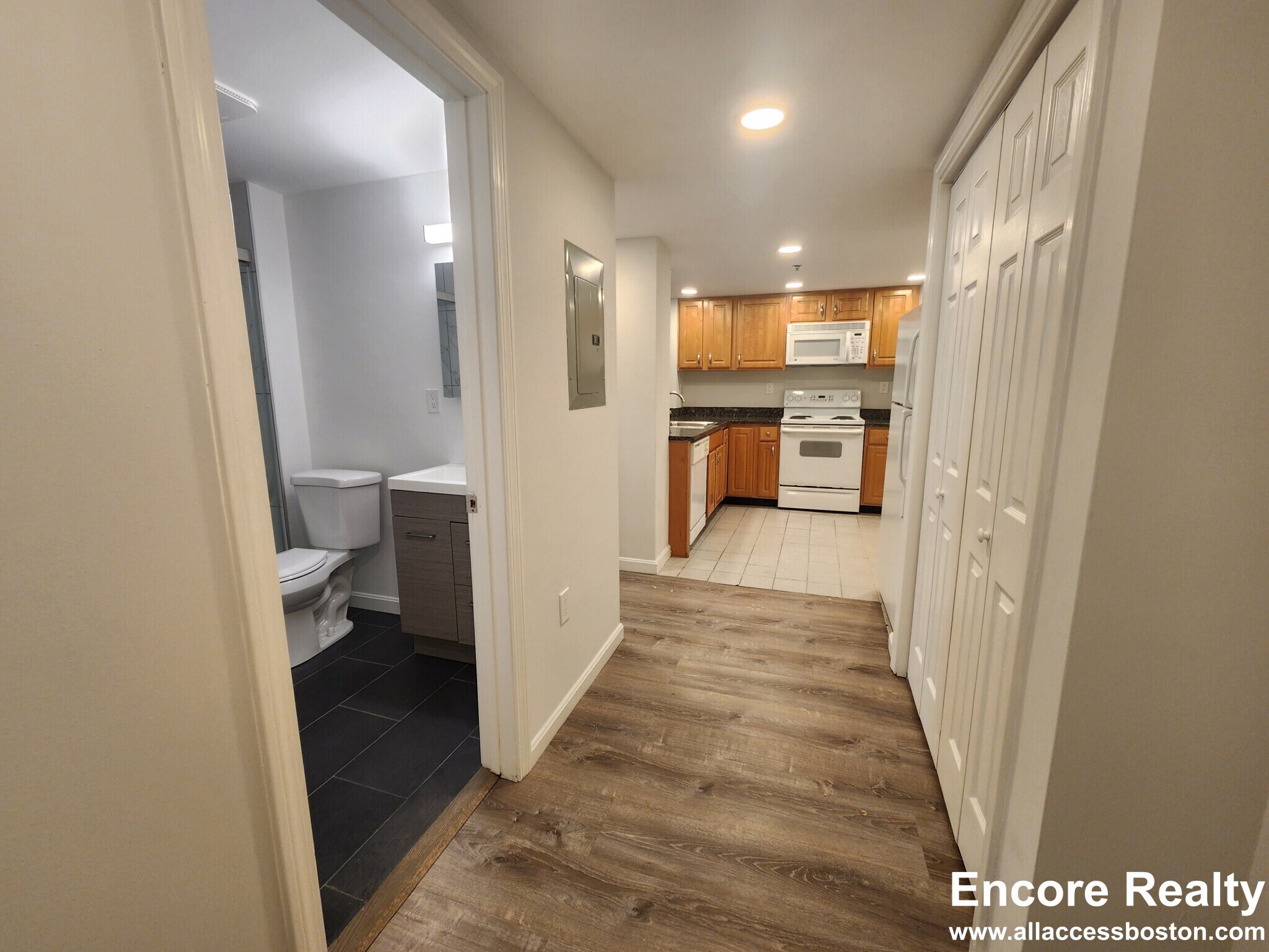 Building Photo - 24 Queensberry St